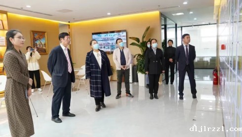 635640444b097.jpg 李伟丽副院长参观.jpg