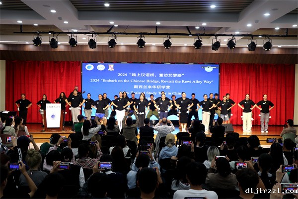 66fa2f4e3a6c7.jpg 表演2.jpg